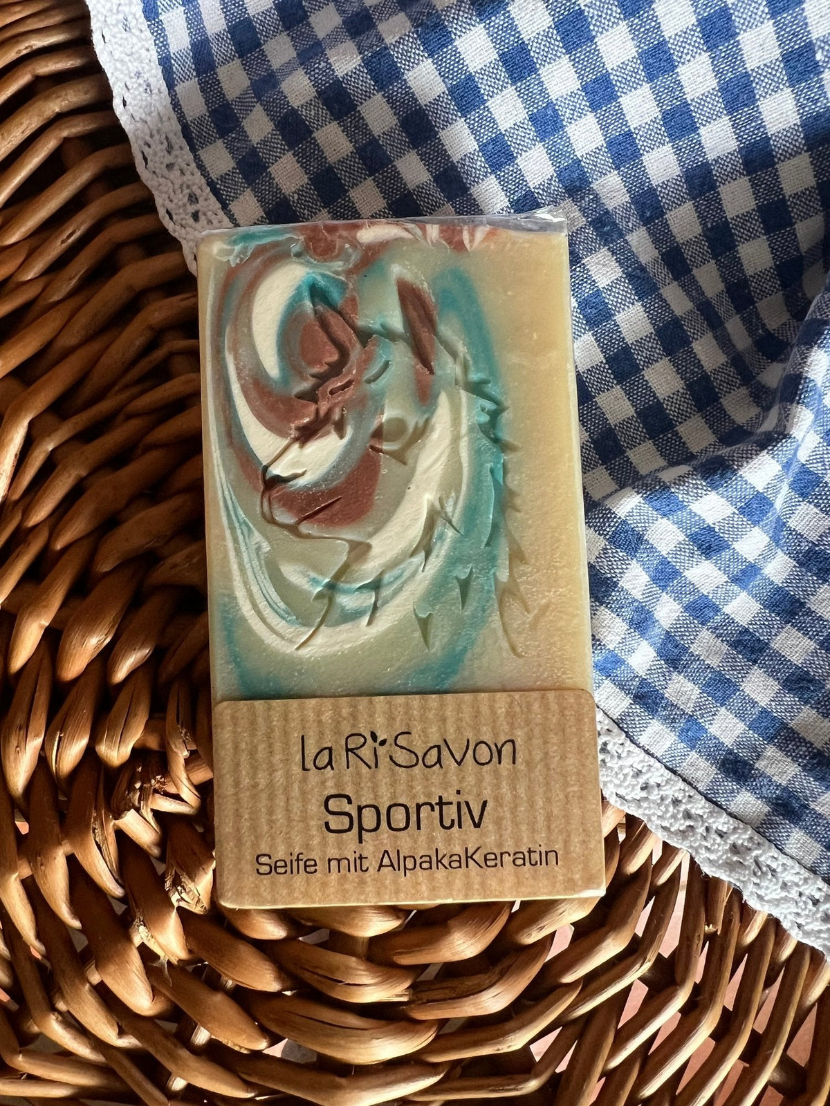 Alpakaseife laRiSavon „Sportiv“ – Naturseife mit grün-braunem Marmormuster